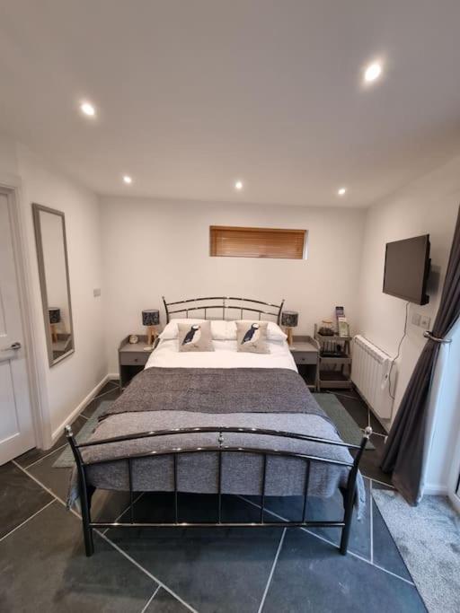 The Den - A Modern, Quirky, Self Contained Unit Apartment Braunton Bagian luar foto